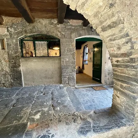 La Casa Nei Vicoli: In Centro A Due Passi Dal شقة مانديلو ديل لاريو