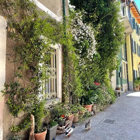 La Casa Nei Vicoli: In Centro A Due Passi Dal شقة مانديلو ديل لاريو