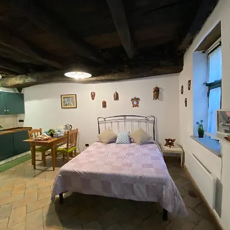 La Casa Nei Vicoli: In Centro A Due Passi Dal * مانديلو ديل لاريو
